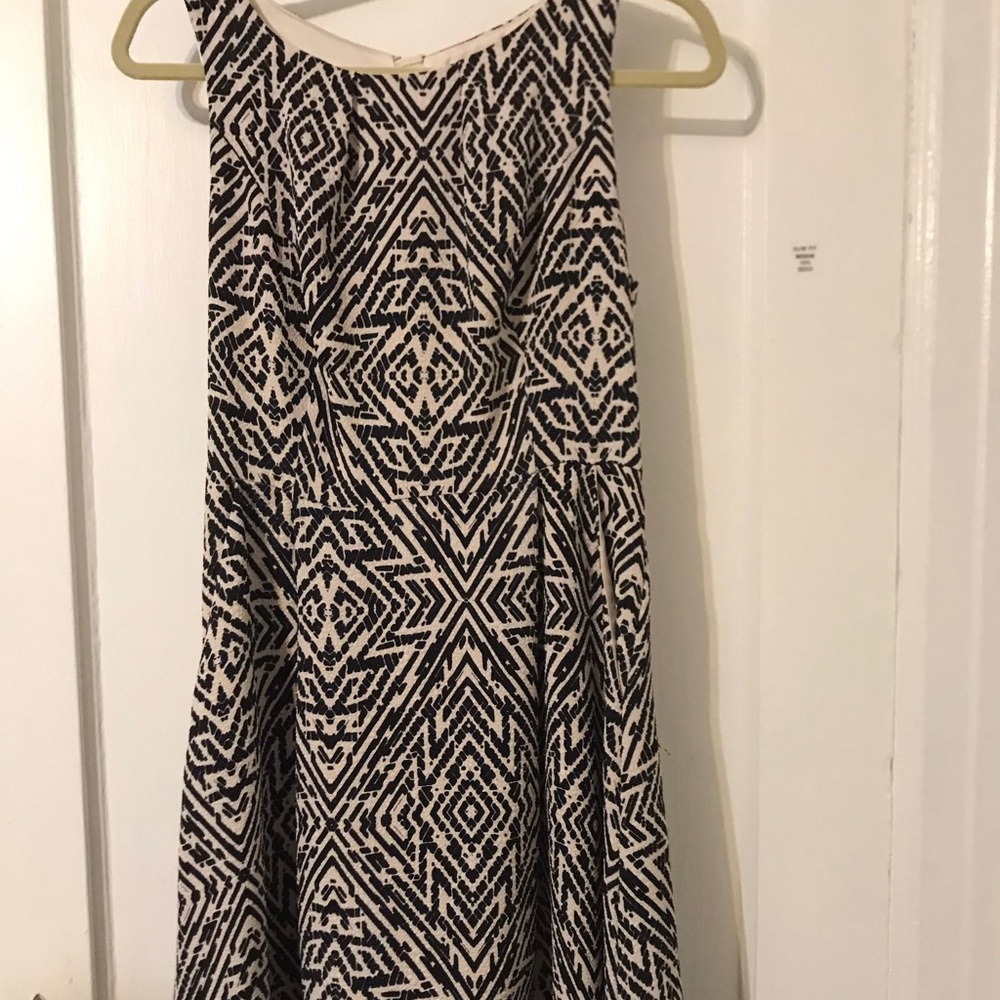 Maeve women dress size 4 flare in perfect condition